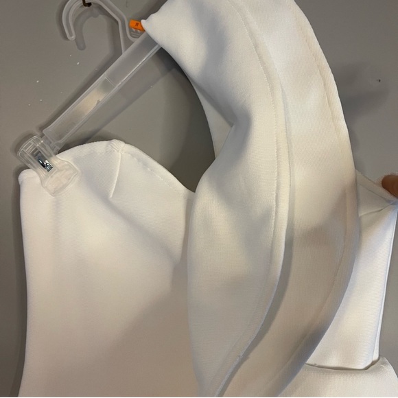 White Bodycon Ruffle One Shoulder Dress | SZ S - Picture 5 of 16